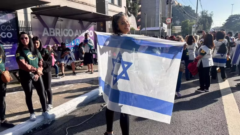 giovana-sozinha-marcha